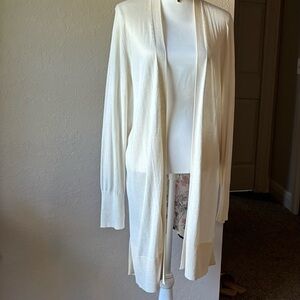 Dana Buchman  Cream Knit Cardigan. Pre-loved. Excellent condition Size Xl